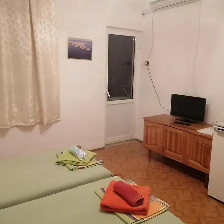 къща здравец - с осигурено паркомясто 招待所 普里莫尔斯科