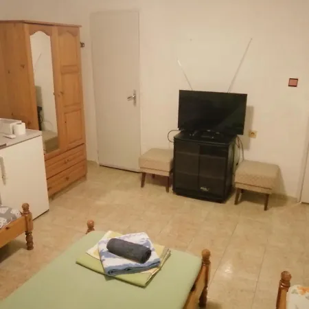 къща здравец - с осигурено паркомясто בית הארחה