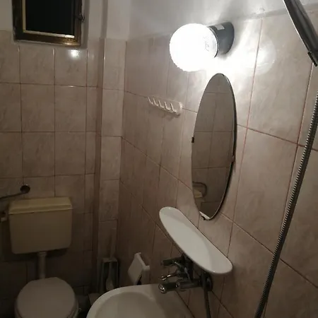 къща здравец - с осигурено паркомясто בית הארחה