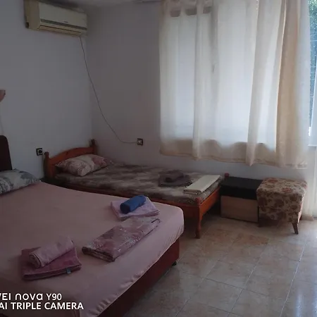 בית הארחה къща здравец - с осигурено паркомясто פרימורסקו