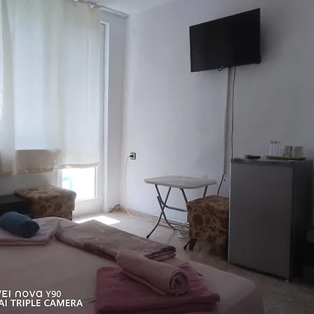 къща здравец - с осигурено паркомясто 3* פרימורסקו