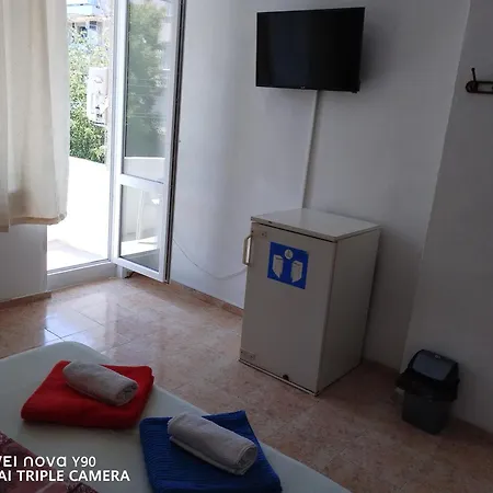 къща здравец - с осигурено паркомясто בית הארחה 3*