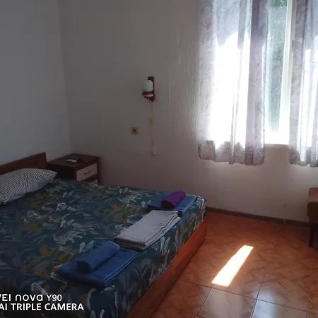 בית הארחה къща здравец - с осигурено паркомясто פרימורסקו