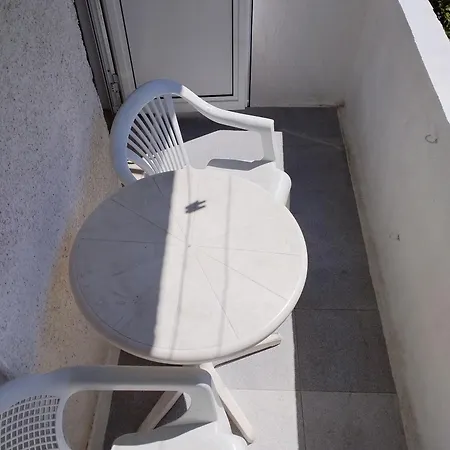 къща здравец - с осигурено паркомясто בית הארחה