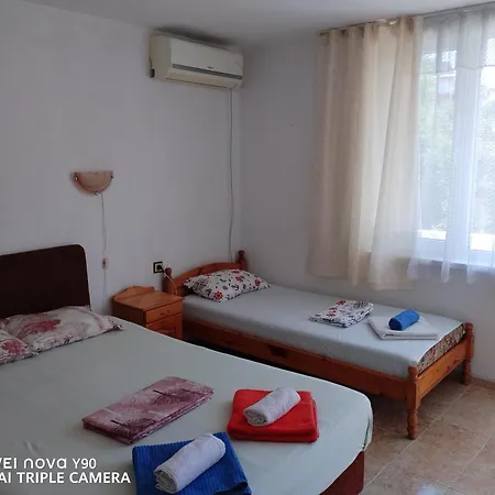 къща здравец - с осигурено паркомясто 3*