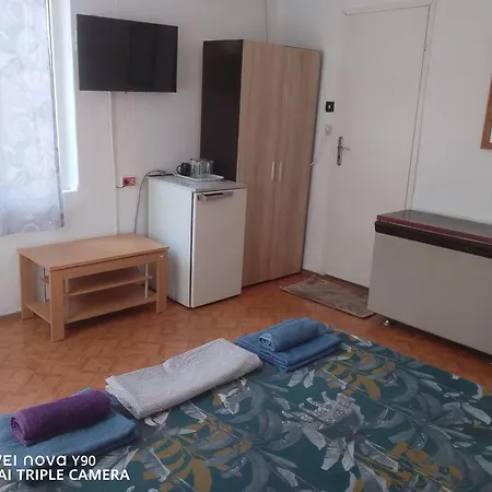 къща здравец - с осигурено паркомясто בית הארחה 3*