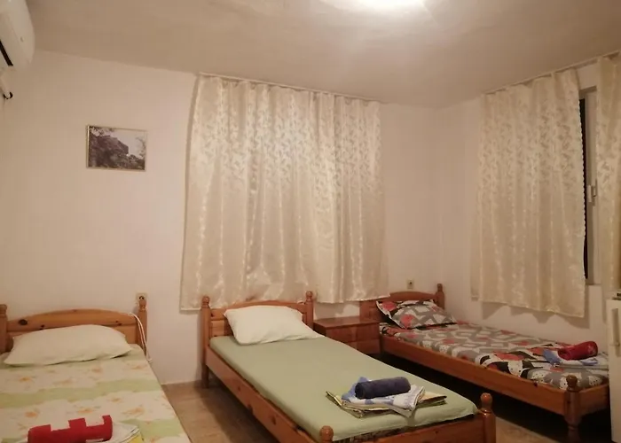 Pensionat къща здравец - с осигурено паркомясто 3*