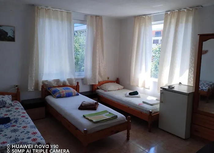 къща здравец - с осигурено паркомясто Pensionat 3*