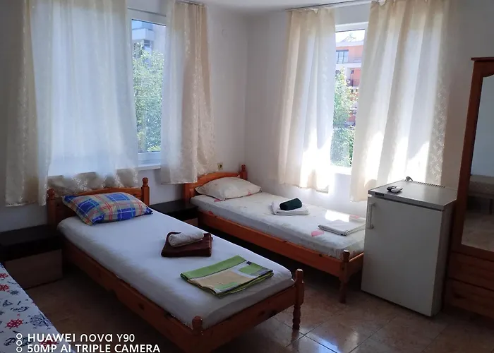 къща здравец - с осигурено паркомясто Casa de hóspedes