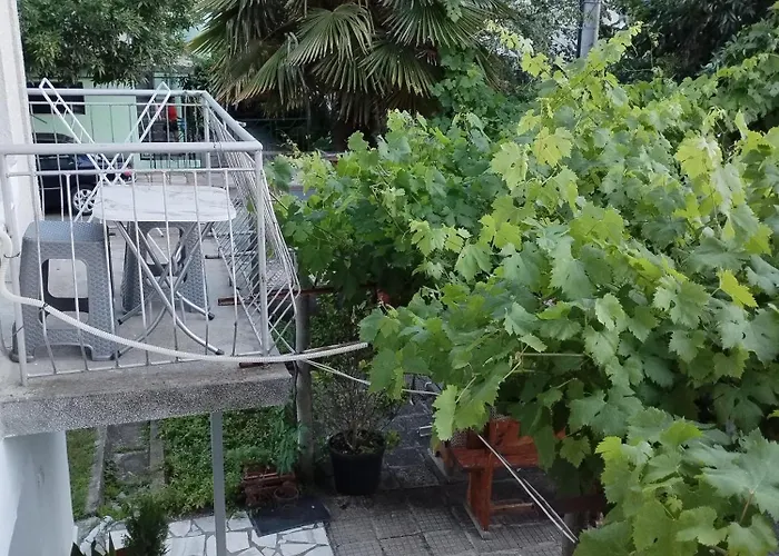 къща здравец - с осигурено паркомясто Primorsko