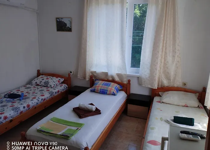 къща здравец - с осигурено паркомясто