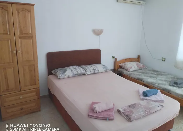 къща здравец - с осигурено паркомясто Casa de hóspedes