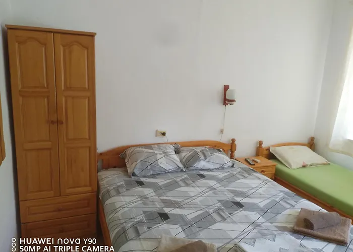 Casa de hóspedes къща здравец - с осигурено паркомясто 3*